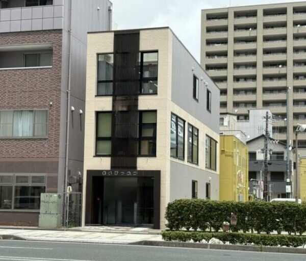 第一通り駅から徒歩３分！多用途に使える貸店舗・貸事務所！
