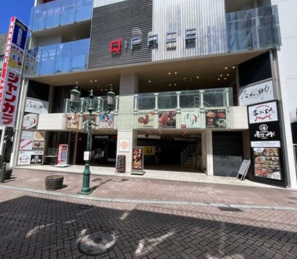 繁華街にある深夜営業可能スケルトン店舗ビル！