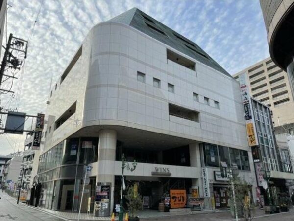 新浜松駅まで徒歩8分！即入居可能な角部屋貸し店舗！