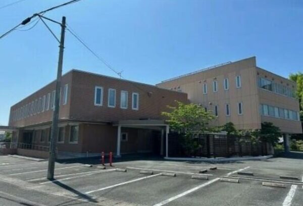 無料駐車場42台付!!遠鉄バス佐鳴台から徒歩一分!