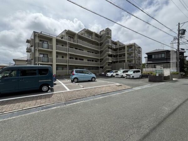 閑静な住宅地！本郷町マンション！