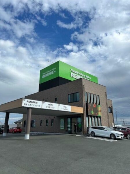 駐車場2台付!浜名区染地台にある2階建貸店舗!