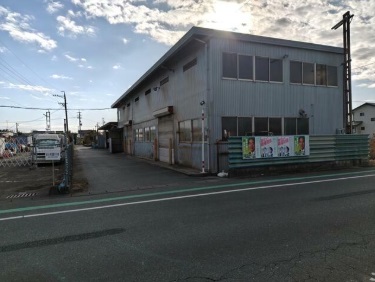 無料駐車場付き！使い勝手の良い貸工場！